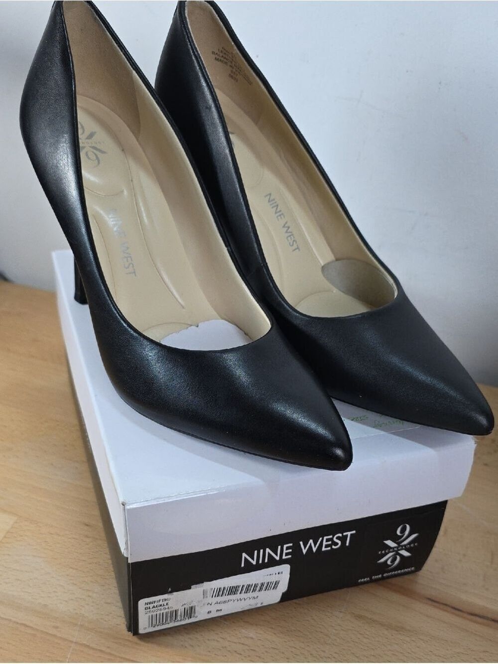 Wrong Size L8 R7 Nine West Black Leather Pointed-Toe Stiletto Pumps